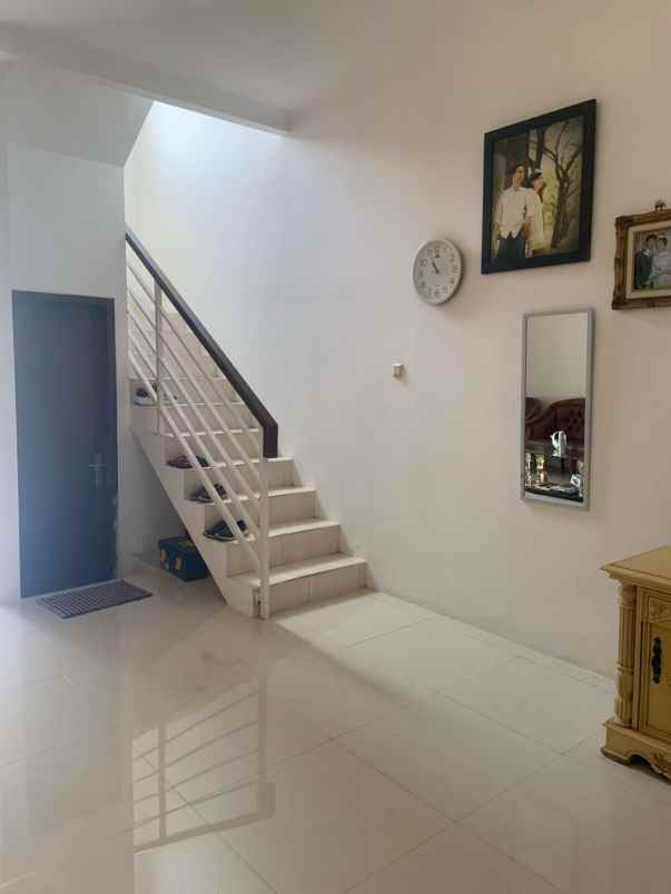 dijual rumah tanah baru