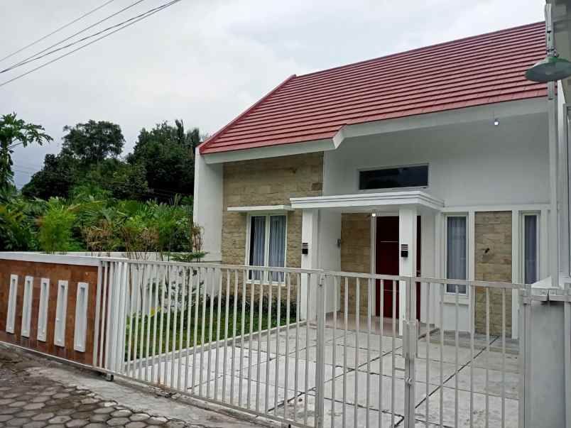 dijual rumah tempel sleman