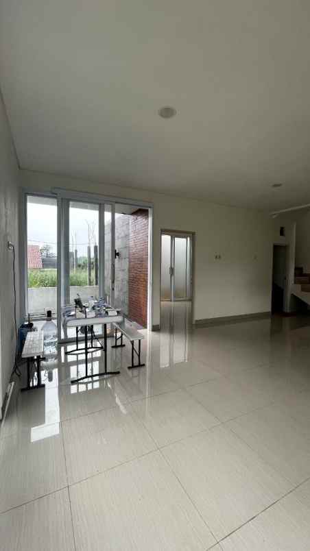 dijual rumah tengah cibinong bogor jawa