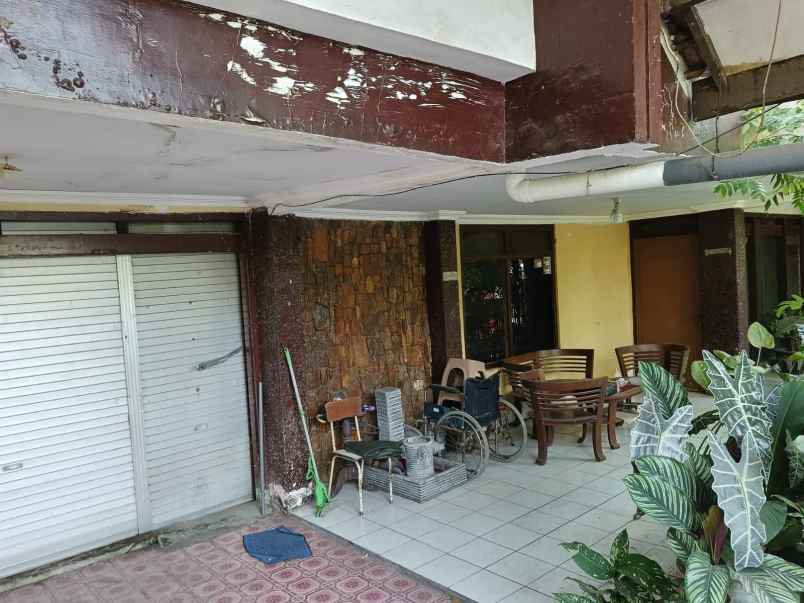 dijual rumah tenggilis