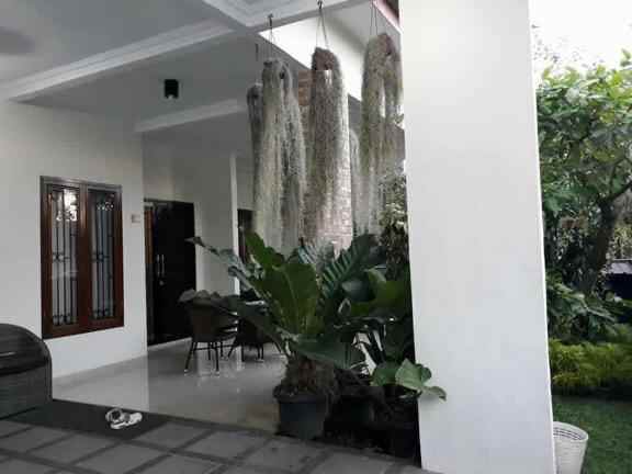 dijual rumah tinggal 2 lantai komplek rispa