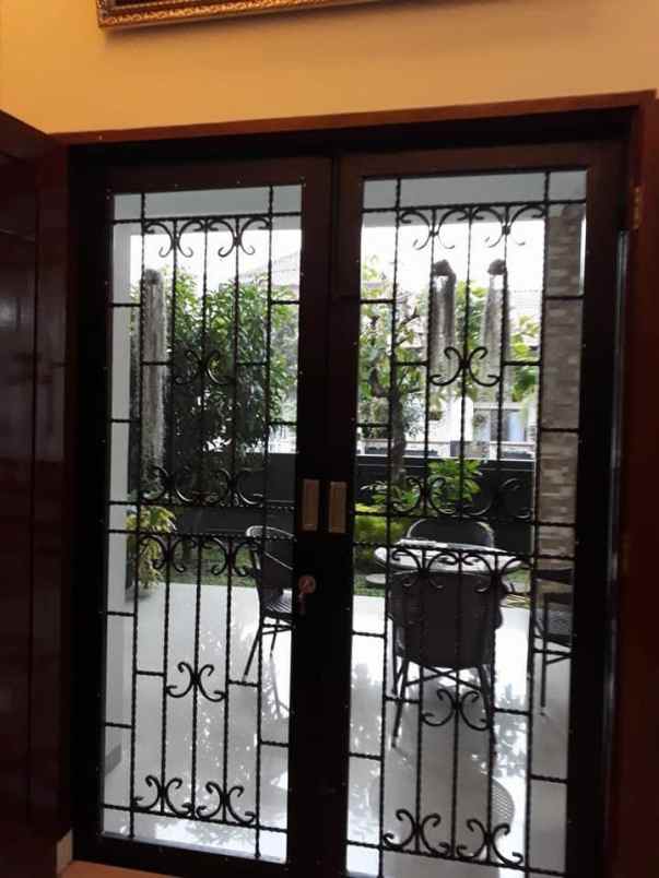 dijual rumah tinggal 2 lantai komplek rispa