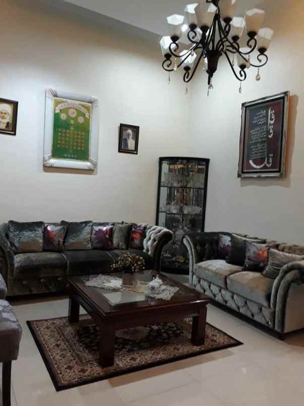 dijual rumah tinggal 2 lantai komplek rispa