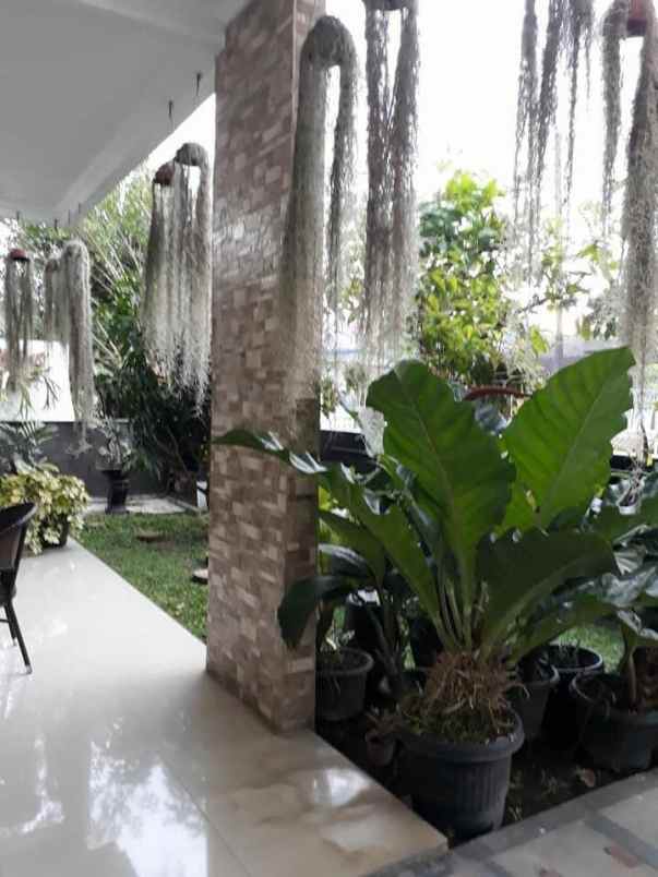 dijual rumah tinggal 2 lantai komplek rispa