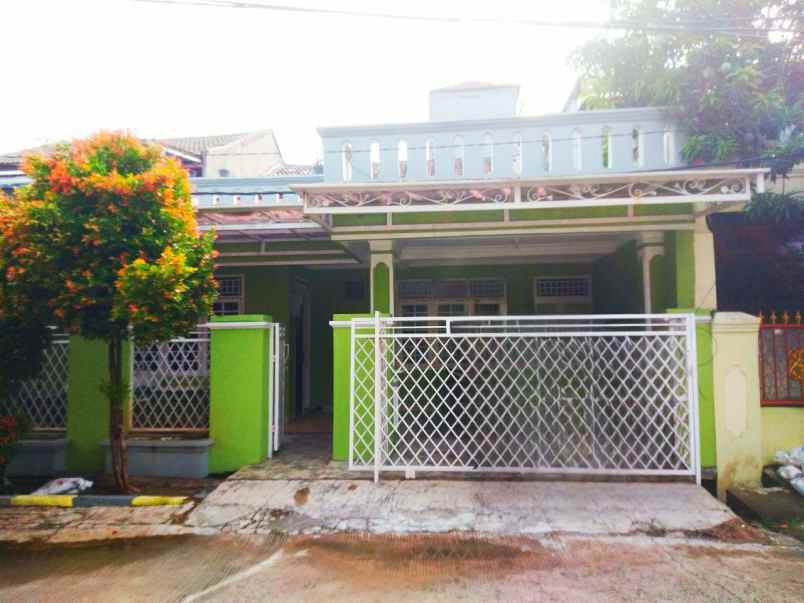 dijual rumah tityan indah summarecon