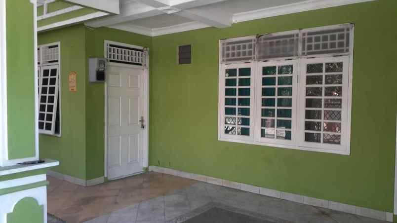 dijual rumah tityan indah summarecon