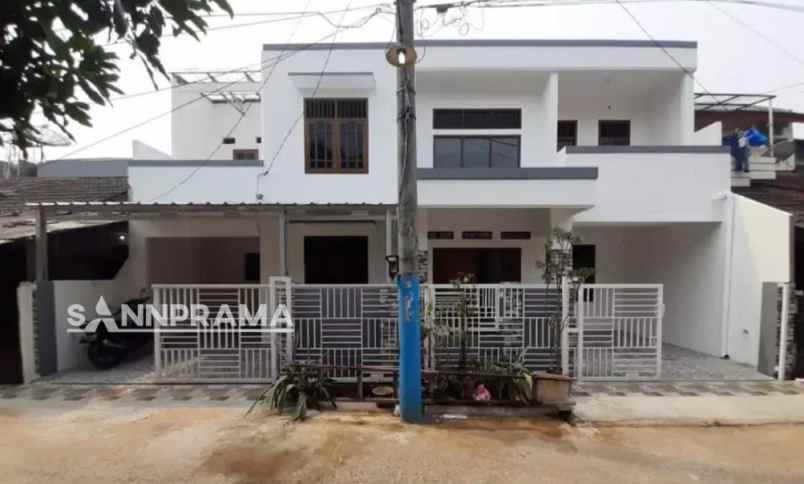 dijual rumah tugu