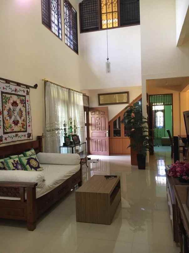 dijual rumah umban sari