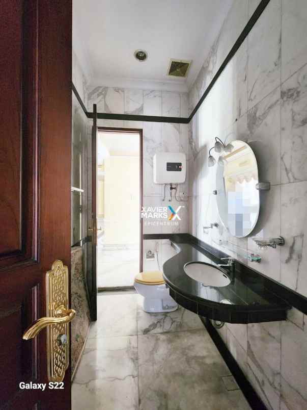 dijual rumah usaha jemur andayani dekat siwalankerto