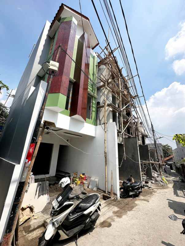 dijual rumah utan kayu