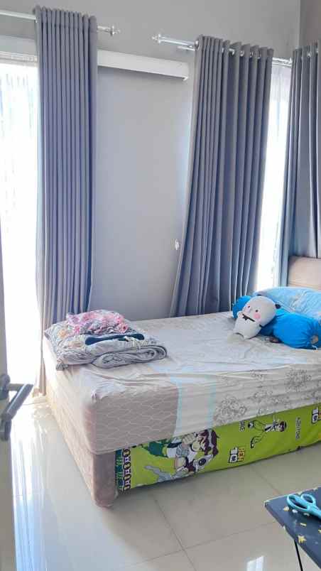 dijual rumah villa bukit tidar jalan