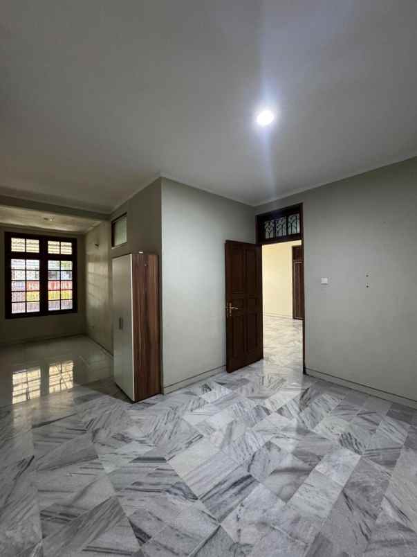 dijual rumah villa delima karang tengah