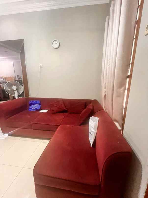 dijual rumah villa mutiara ciputat