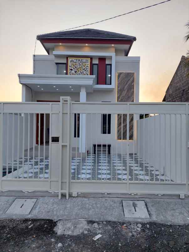 dijual rumah wadungasih