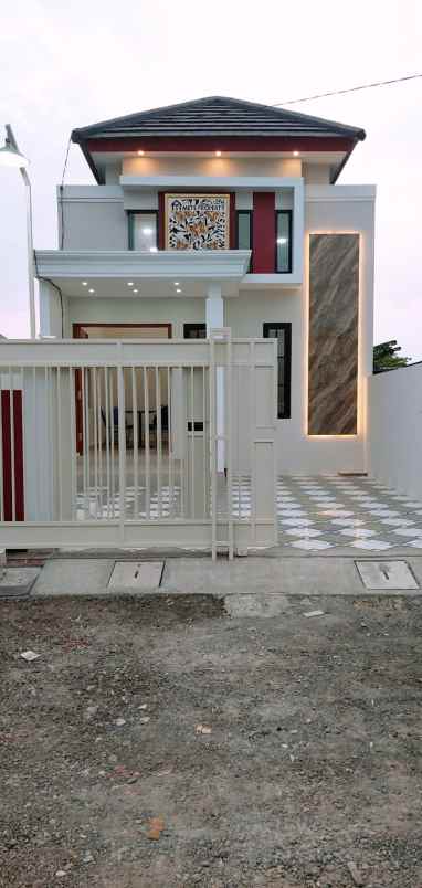 dijual rumah wadungasih