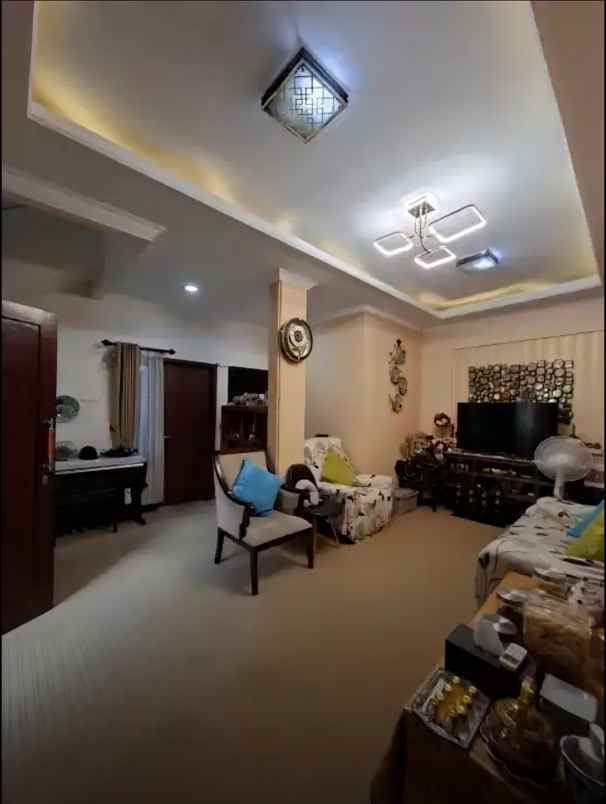 dijual rumah wirogunan