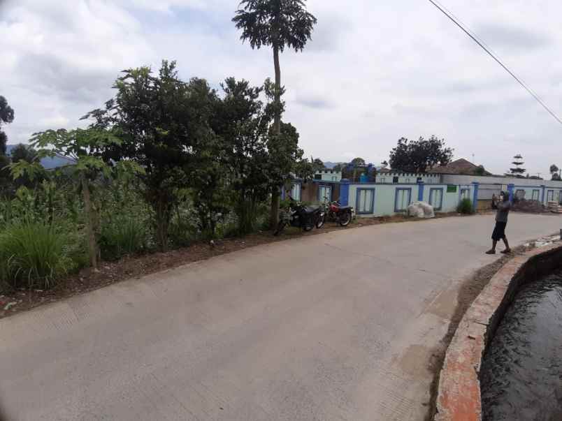 dijual tanah lebak muncang