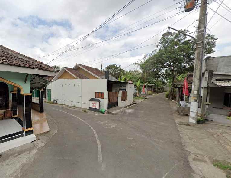 dijual tanah sidoluhur dekat pasar godean