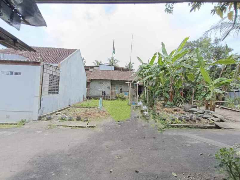 dijual tanah sidoluhur dekat pasar godean