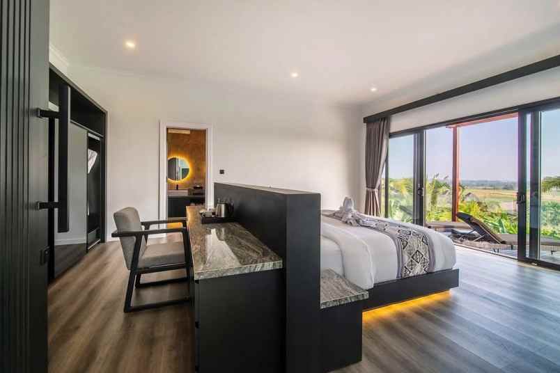 dijual villa beraban selemadeg timur