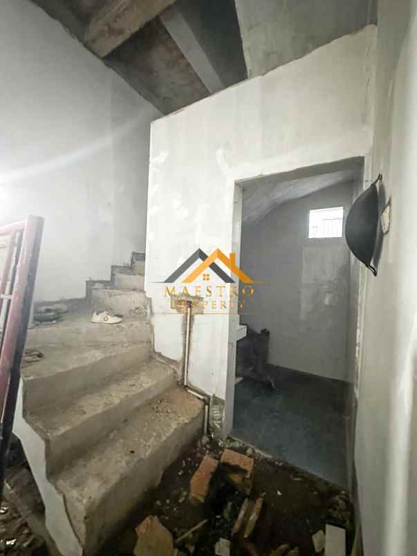 dijual villa fazzio gatsu jalan