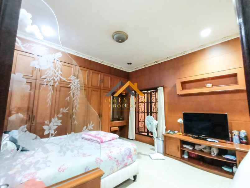 dijual villa komplek cemara asri jalan