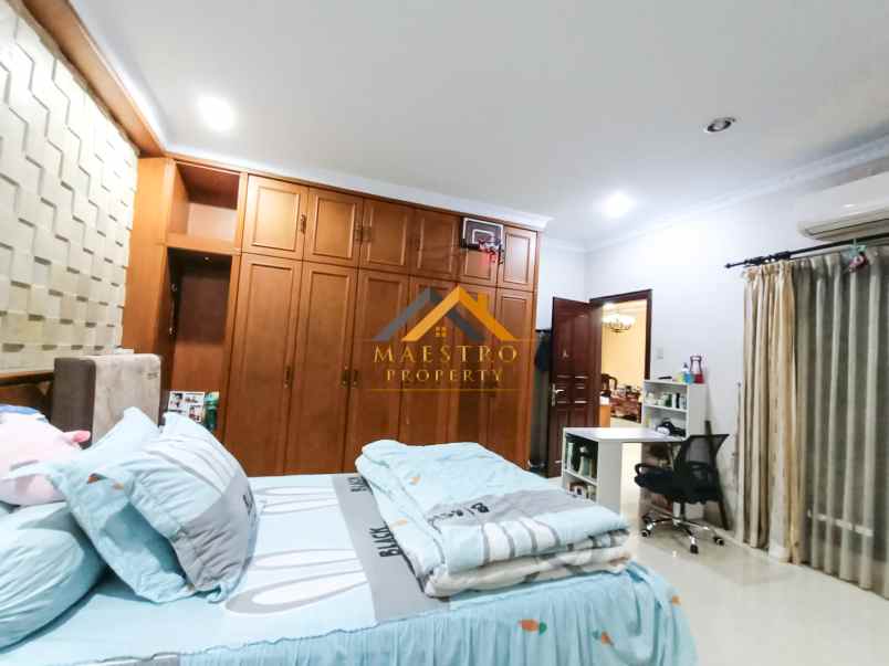 dijual villa komplek cemara asri jalan