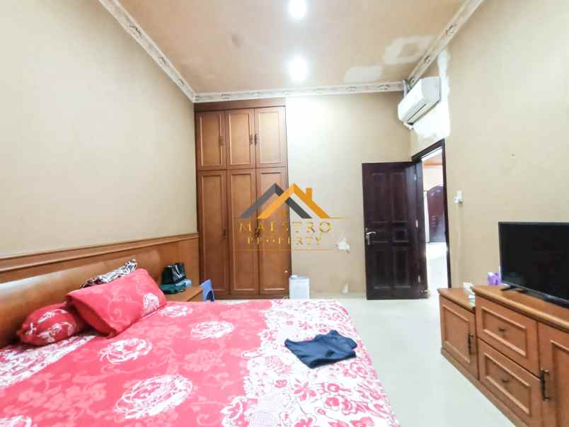 dijual villa komplek cemara asri jalan