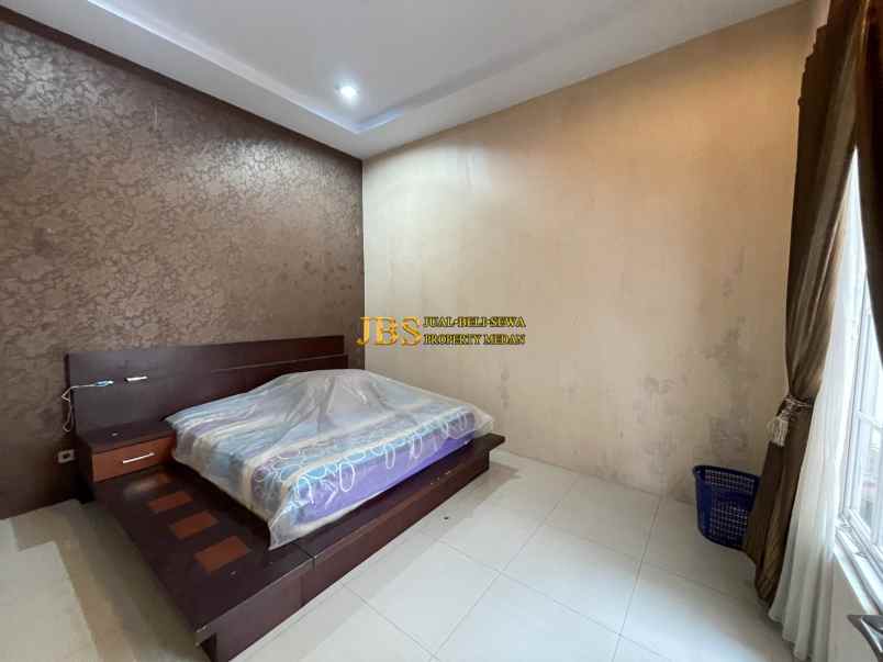 dijual villa komplek citra garden