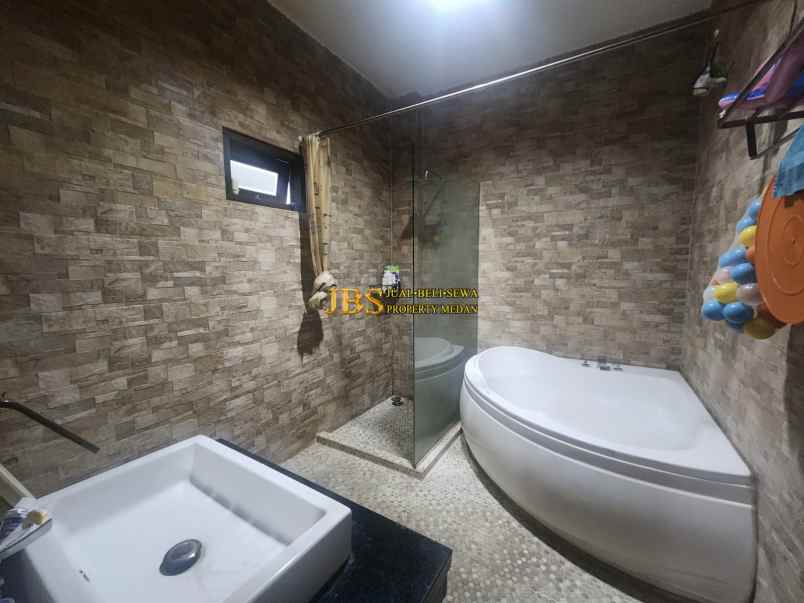 dijual villa komplek mutiara residence