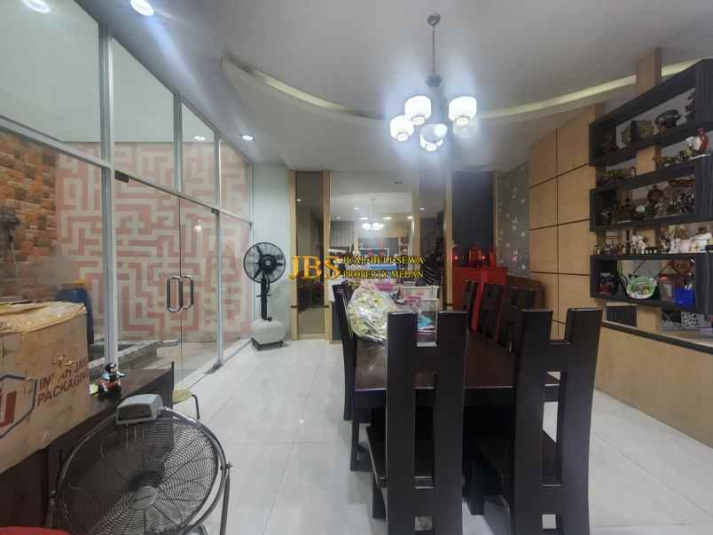 dijual villa komplek mutiara residence