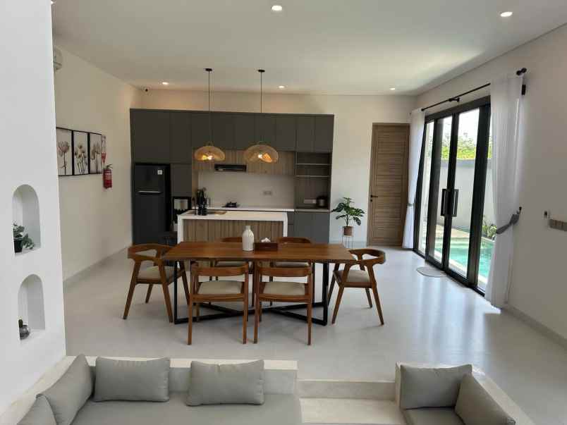 dijual villa lantai 2 view sawah canggu