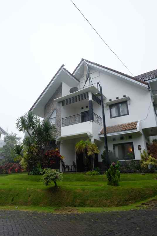 dijual villa perumahan kusuma