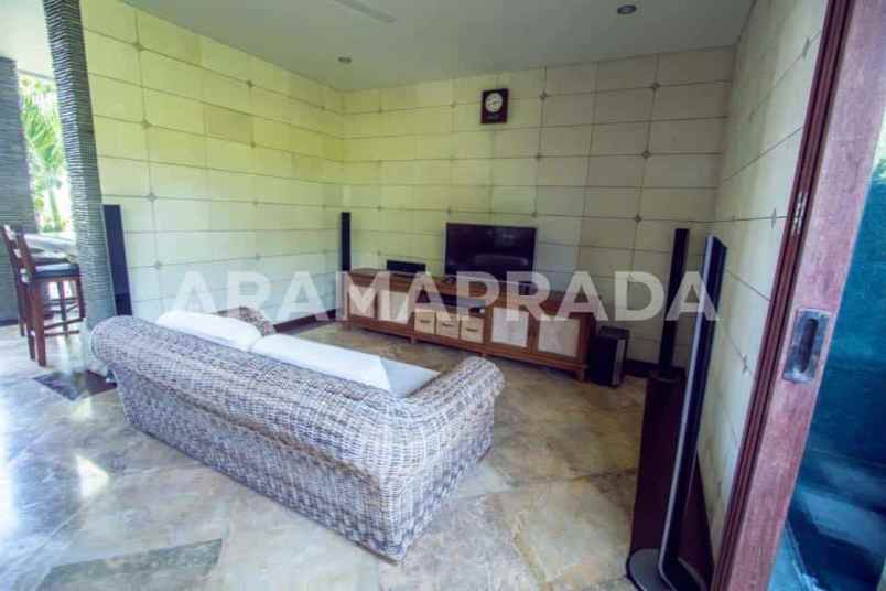 dijual villa ungasan