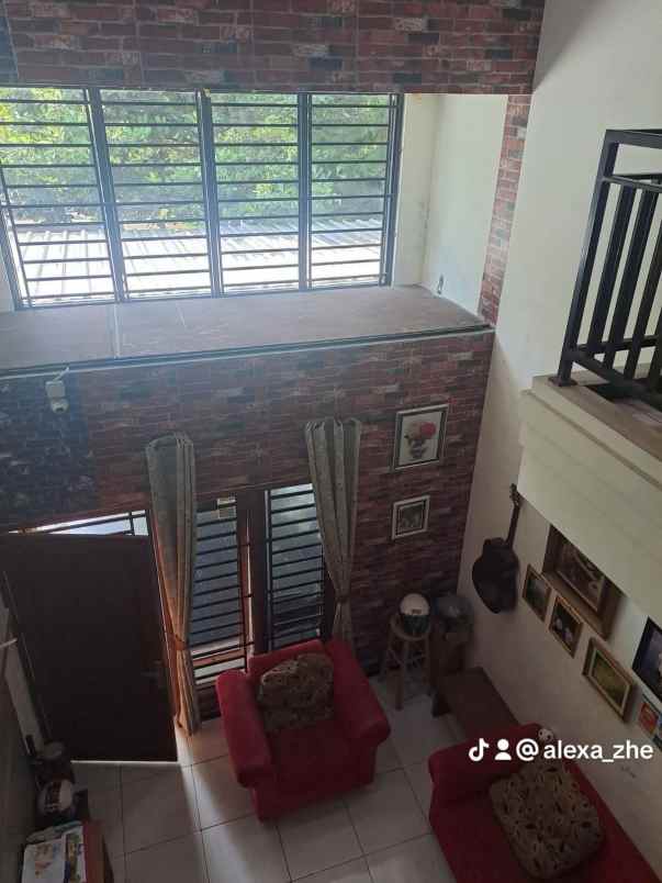 dijuwal rumah 2 lt dibawah njop perum pandanaran hills