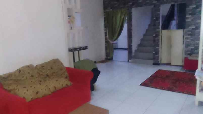 dijuwal rumah 2 lt dibawah njop perum pandanaran hills