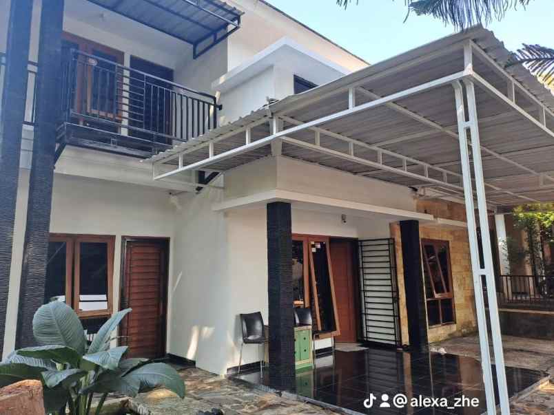 dijuwal rumah 2 lt dibawah njop perum pandanaran hills