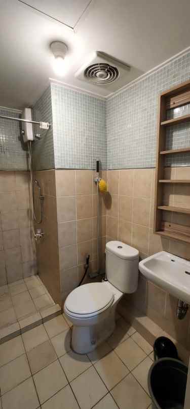 disewakan 2 br furnish apartemen green bay