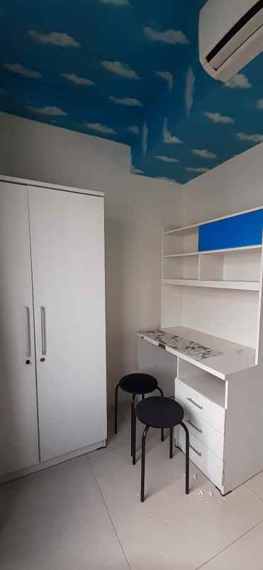 disewakan 3 br jadi 2 br furnish apartemen green bay