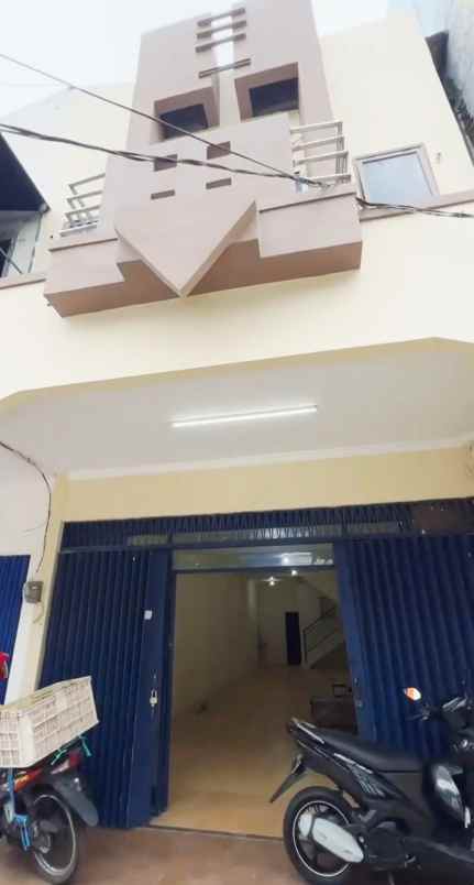 disewakan ruko siap pakai di raya mulyosari