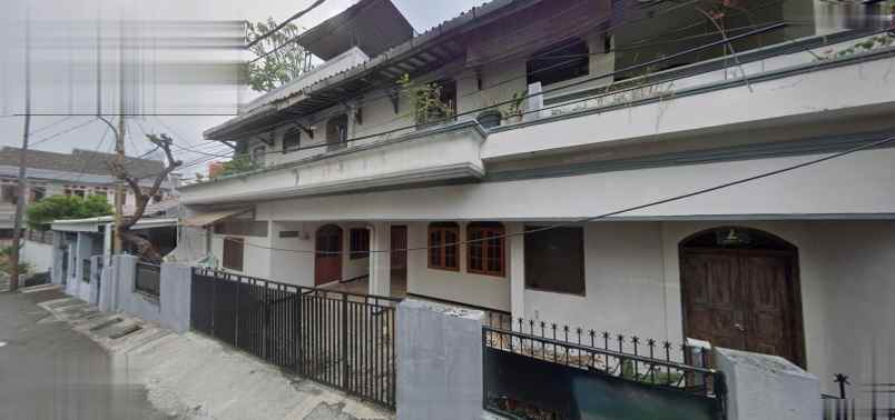 disewakan rumah kayu putih