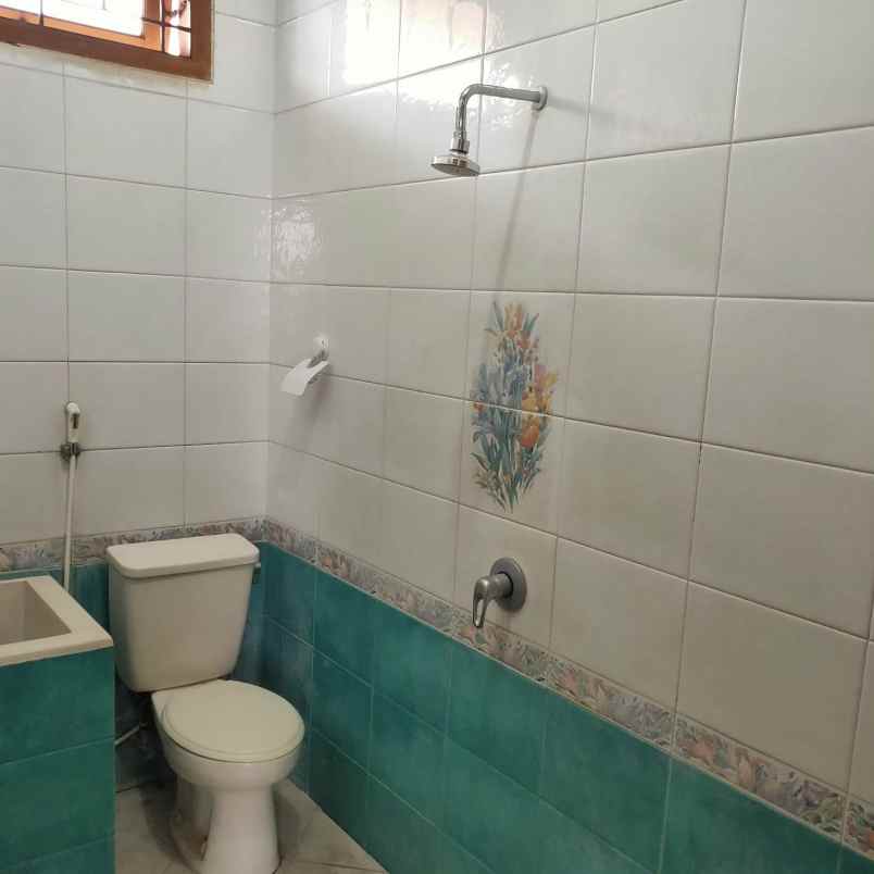 disewakan rumah kayu putih pulo gadung