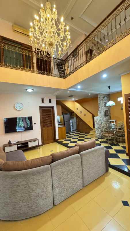 disewakan rumah komplek kawaluyaan indah