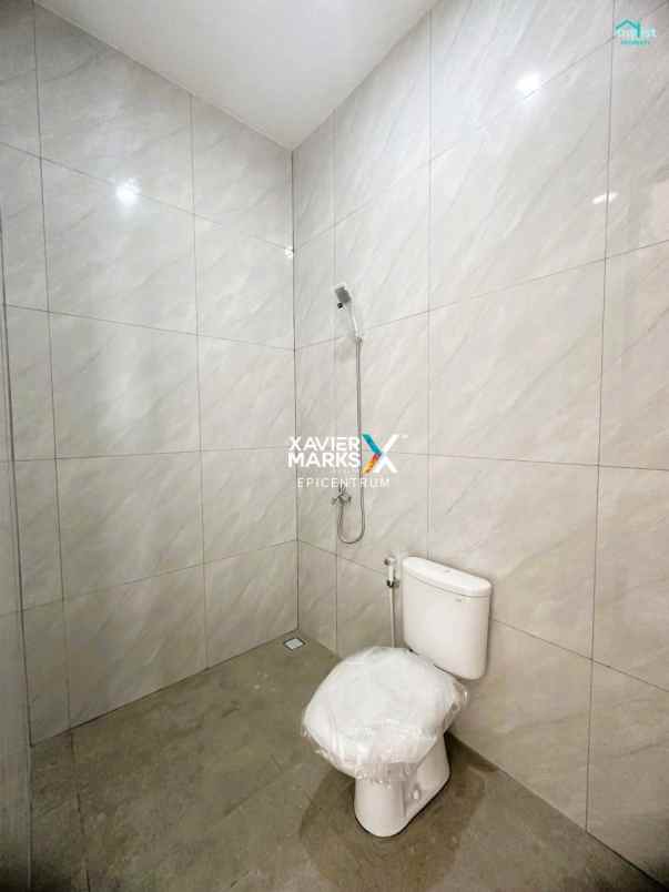 disewakan rumah royal paka dekat upn merr baru gress