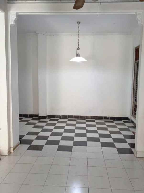 disewakan rumah sumurboto