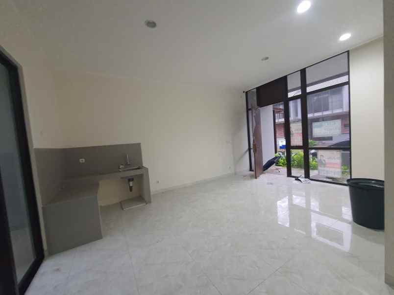 disewakan rumah suvarna sutera tangerang