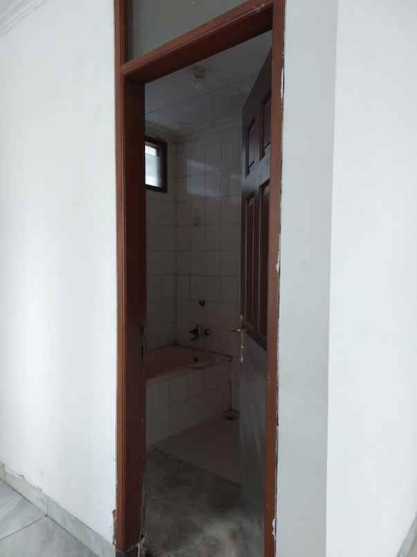 disewakan rumah taman modern