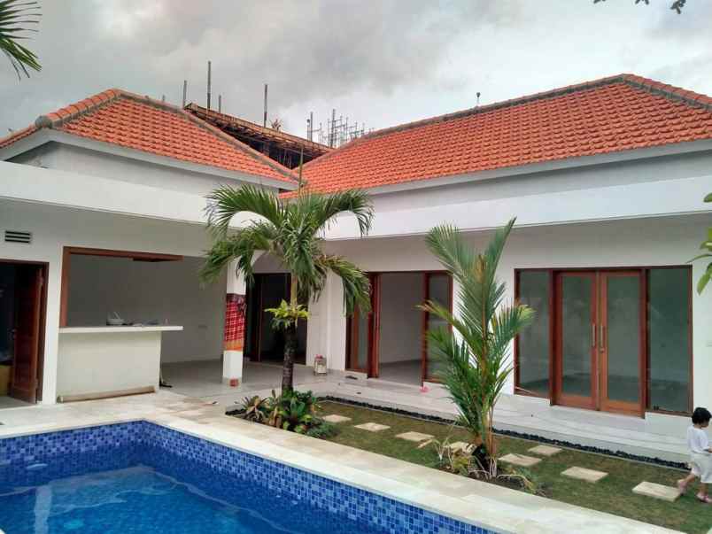 disewakan villa lantai 1 canggu batubolong