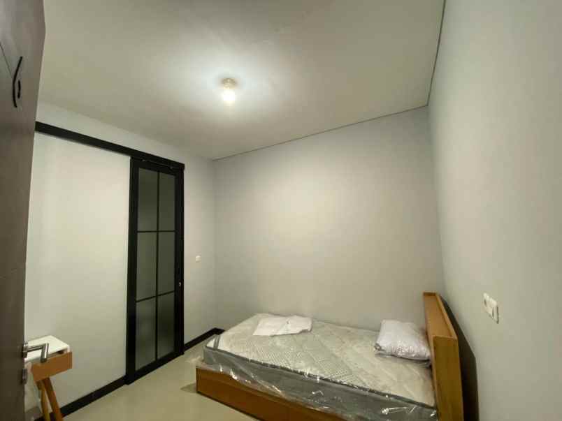 jual cepat rumah lokasi bintaro sektor 5 depan stan