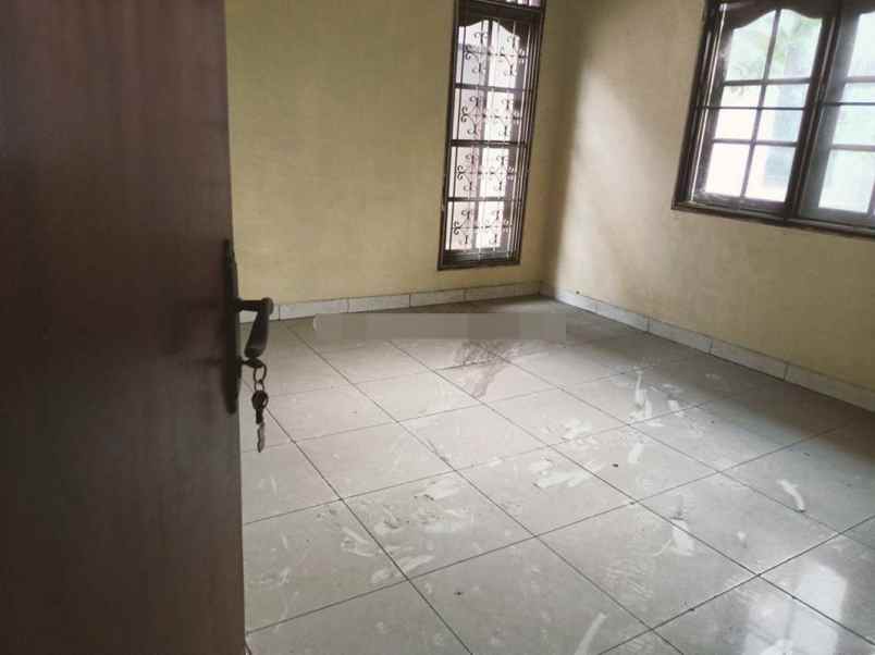 jual rumah bagus shm di wijaya kusuma jakarta barat